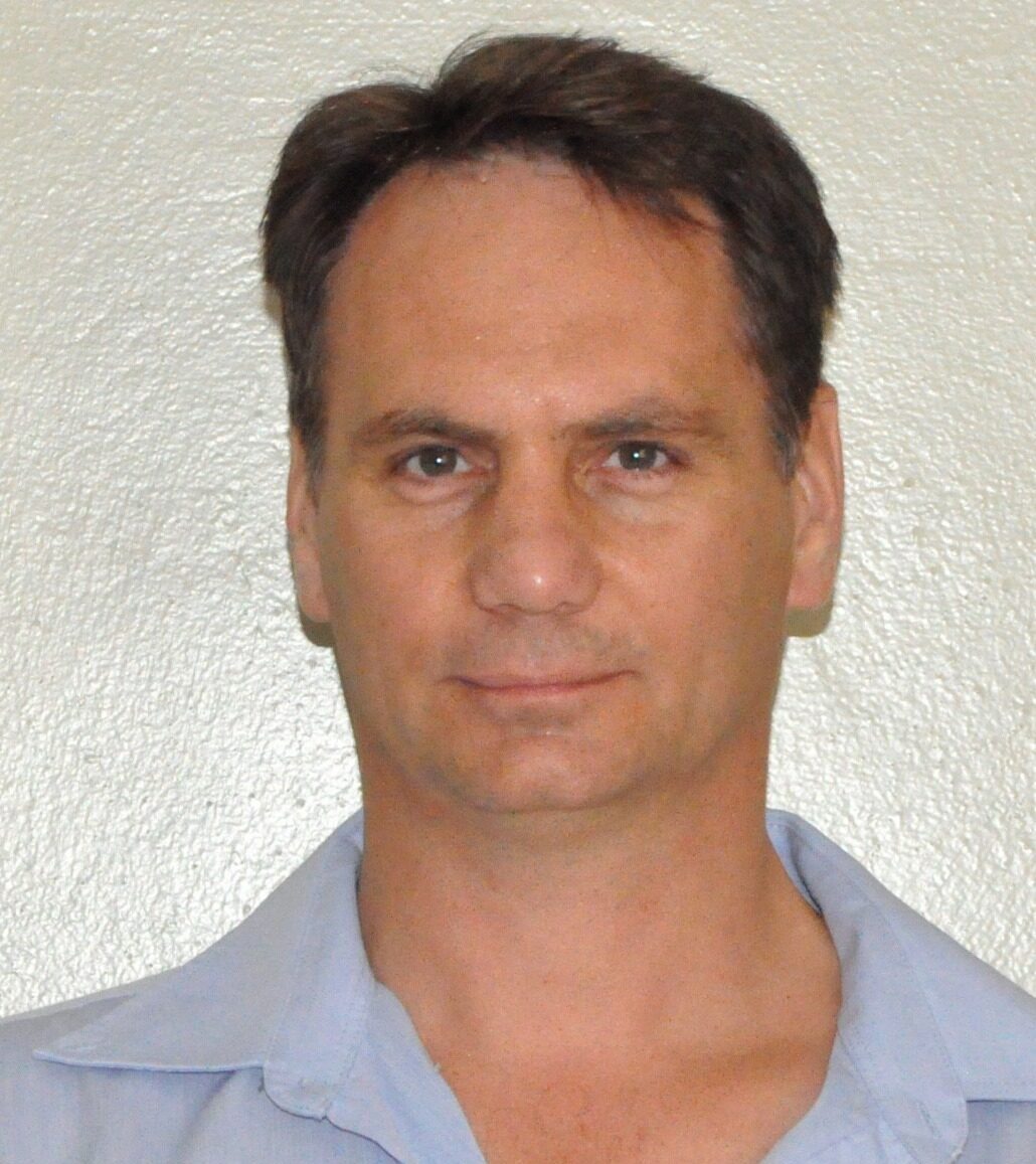 Hennie De Wet Associate Level III